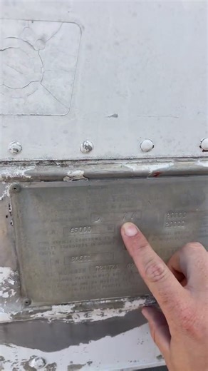 Built in 1977 😳 Who’s older than this trailer? Be honest! 😂🚛 #TruckingLife #TruckingAlert