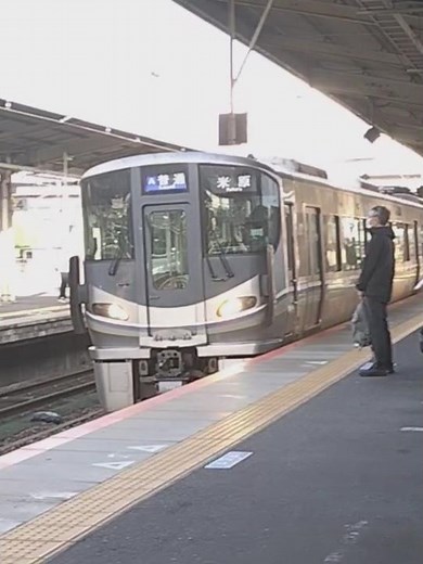 JR貨物 EF210-126号機 桃太郎 貨物 JR西日本 225系100番台 I13編成 普通 米原行 膳所駅 #鉄道 #電車 #train #railway #jr西日本 #jr貨物 #貨物列車