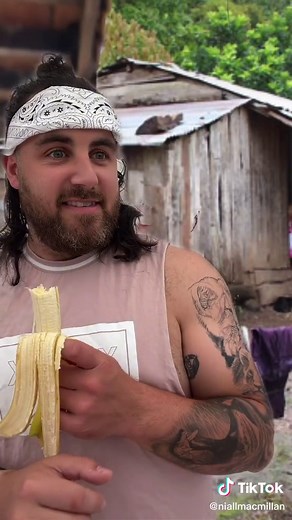 Little guy used up all his energy on his smile 🐒😃 @Aannn #monkey #kingjulian #smile #banana #pov #awkward #uncomfortable #comedy #humour #fyp #funny #memes #wow #comedy #introvert #funnymemes #niallmacmillan