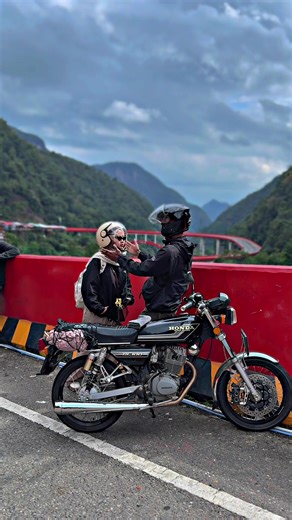 Petualangan Touring di Kelok 9 Bersama GL100