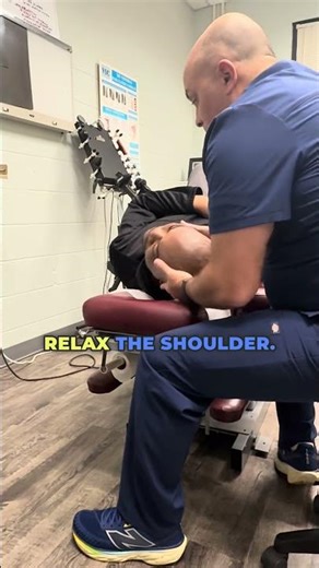 Understanding Neck Adjustments: How Chiropractic Care Works 🧠➡️💪