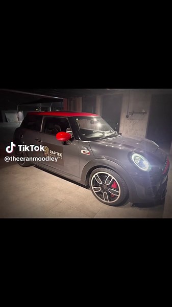 Mini Cooper John Cooper Works: Performance and Fun