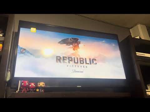 Opening to Don't Tell Mom the Babysitter's Dead (2024) on Super Ecran