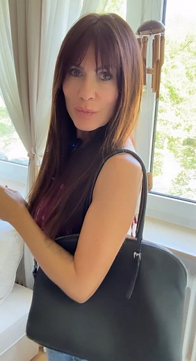 Welche Tasche ist das? 👇👇 🇩🇪 die Bauchtasche – 🇬🇧 fanny pack / waist bag 🇩🇪 die Schultasche – 🇬🇧 school bag 🇩🇪 die Sporttasche – 🇬🇧 sports bag / gym bag 🇩🇪 die Schultertasche – 🇬🇧 shoulder bag #germanonline #nemacki #learngermanonline #learngermanonline #deutschalsfremdsprache #aleman #nemecko #deutsch | MT-Languages