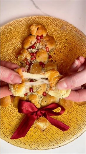 The Edible Christmas Tree Everyone Loves