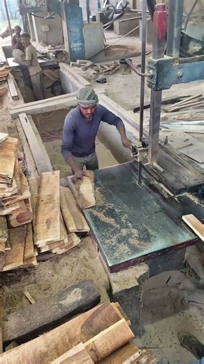 wood cutting machine 😲|how to wood cutting machine लकड़ी कटने की मशीन wood cutting machine