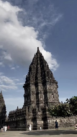 Explore the Beauty of Prambanan Temple in Yogyakarta