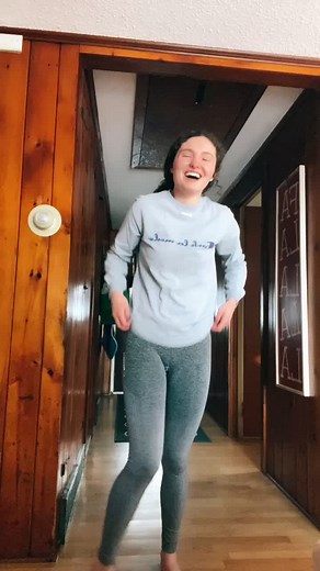 she pissed her pants🤢✋🏻