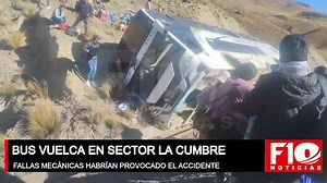 Accidente de tránsito en el sector La Cumbre. Bus proveniente de Rurrenabaque habría perdido el control por falla del freno. | F10 HD - Bolivia