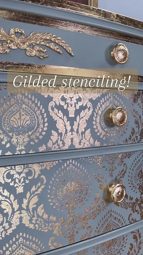 ✨✨✨ Wow! Stenciling with gold leaf creates stunning results! We love this reel by furniture artist and designer @KachaFurniture using her Anisa Decor Stencil®️and gold leaf sheets from her collection by Re-design. It created a truly opulent look on this piece and it’s so inspiring! Anisa Decor Stencil®️ Gold Leaf Sheets from the Kacha Collection @anniesloanhome Pemberly Blue Chalk Paint®️ Find a Re-design retailer near you here: https://www.redesignwithprima.com/online-all/ #kachafurniture #kach