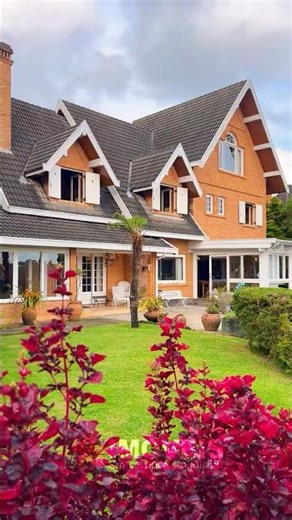 🍁 In Campos do Jordão, this luxury residence impresses at first sight