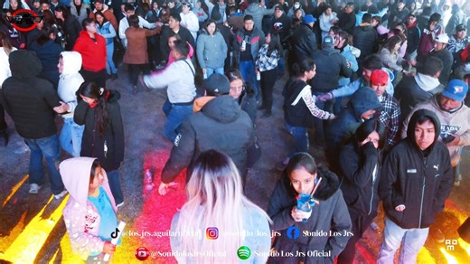 Sonido los Jrs Aguilar Oficial on Instagram: "Disco recuerdo- A La Alberca🌴🌞 #sonidolosjrs #quellorequellore #losjrsaguilar #baile #alaalberca"