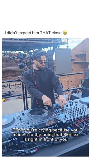 Why did I expect to see 2011 Skrillex 😂