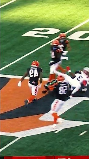 Demario Douglas then runs into the end zone for a touchdown #nfl #nflnews #chiefs #patrickmahomes