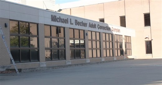 Clark County judge dismisses case against former corrections officer