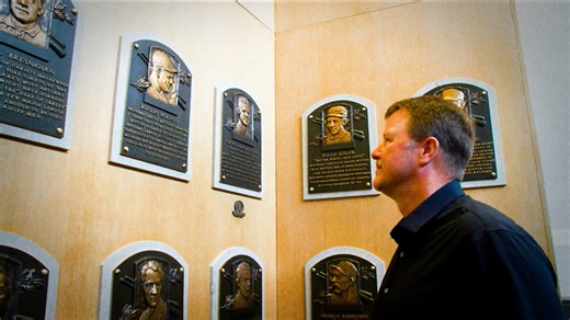 Jeff Kent tours Baseball Hall of Fame