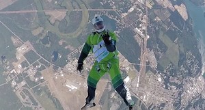 Daredevil Jumps From Plane Without Parachute, Goes Viral