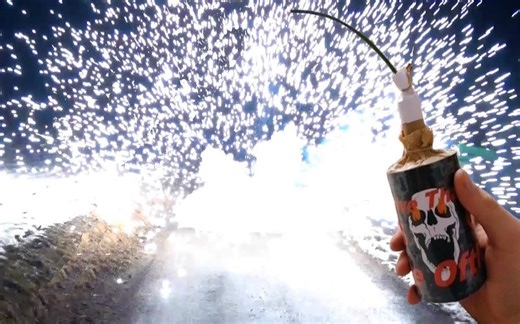 Special XXL Firecracker [炮仗]