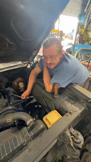 This week’s Fridays with Frank is a quick one — the crew’s been absolutely slammed keeping our customers rolling 🚗💨. Even when things get busy, Frank still takes a minute to share a peek behind the scenes. Big thanks to our hardworking team and all of YOU for keeping us hopping! 🙌 #FridaysWithFrank #BusyShop #MillionMileWarranty #Ocala #auto #repair #mechanic #repairs #FridayswithFrankOAR | Ocala Auto Repair