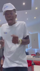 63K views · 6.9K reactions | Shatta Wale, The King Of African Dancehall Exhibits His Talent By Recording A Tune Within 30 Mins On FaceBook Live. #SHAXI #YearOfBlessings | FlexGermain Online | Facebook