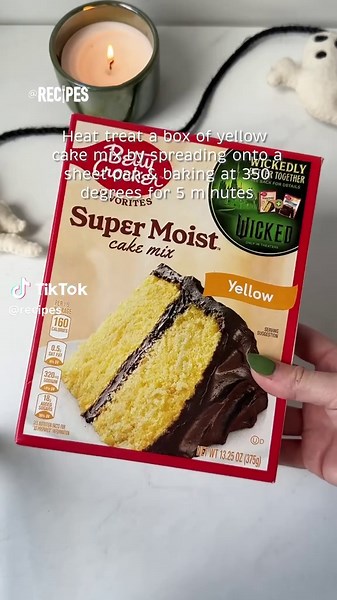 This Witches Brew Dip is the easiest, three-ingredient dessert 🧙‍♀️ It's the spookiest treat for Halloween. -1 box yellow cake mix -8 oz. cream cheese -1 container Cool Whip -green food dye -candy eye sprinkles -Halloween Oreos for dipping #witchesbrewdessertdip #witchesbrew #dessertdip #halloween #halloweendesserts