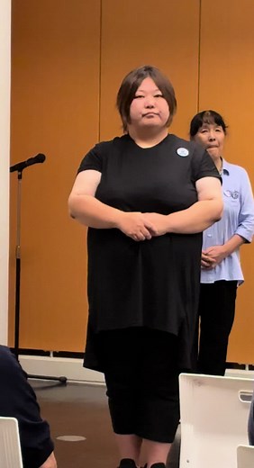 手話言語の国際デーを祝う手話コーラス