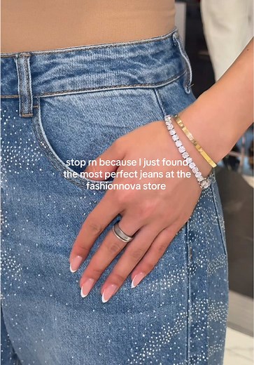 These jeans >😍😍 #fashionnova #instore #shoppingfinds