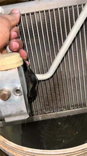 Evaporator core leak testing #automobiletech #automobile #mechanic #automotivetools #smartphone
