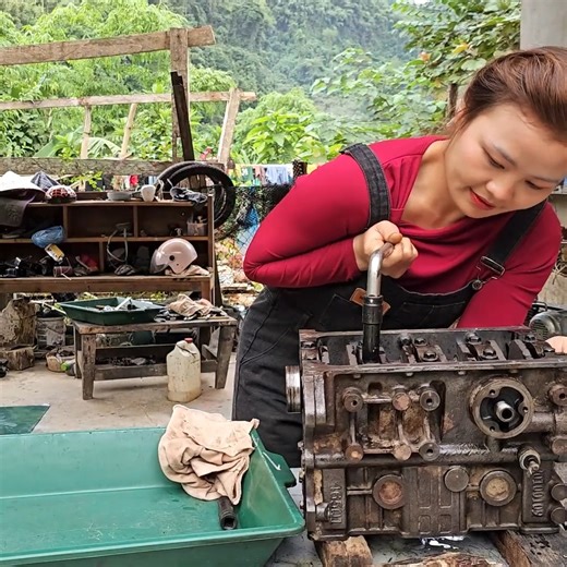 Genius girl completes repair and restoration of 500kg vintage tractor engine | Rasidul