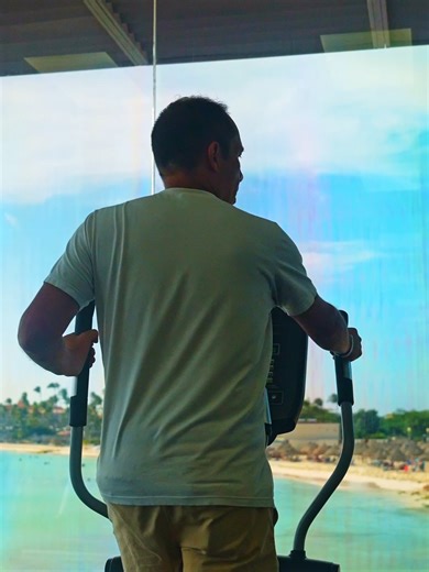Make your daily fitness routine something to remember, work out with a view of the Caribbean Sea! 🌊💪 Stay active at our oceanfront fitness center and enjoy breathtaking beach scenery while you sweat. We provide lots of activities and options for an active vacation as part of your stay with us—bit.ly/3TGVBAQ . . . . #diviaruba #tamarjinaruba #finditall #aruba #carribean #arubaallinclusive #paradise #tropicalparadise #wellnessvacation #wellness #vacationfitness #activearuba | Divi & Tamarijn Aru