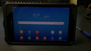 Embedded RFID NFC Antenna Extender in Touch Screen