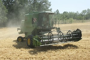 conducteur de machines agricoles - conductrice de machines agricoles