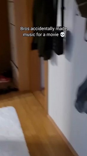 Bro created a masterpiece by accident🎶😂 (via: IG/catsfllix)