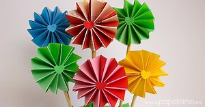 Flores de papel de acordeón doble, ¡una forma diferente!