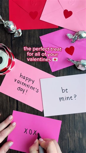 News flash! The valentines in your life want sweet treats that are also low-carb 🍫