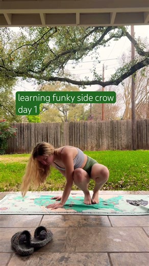 funky side crow variation | day 1 attempts (and i got it!)