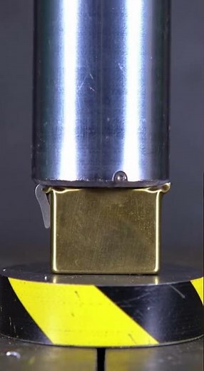 Zippo Lighter Full Gas vs Press – FLAME EXPLOSION! 🔥