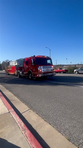 *New & Airhorn* LACoFD Quint 104 Responding Code 2