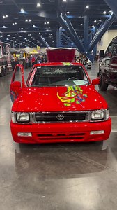 Check out the paint job on this 1993 Toyota Pickup.. the driver and passenger side are different 🔥 Owner: Mathew Stone • @ex_static_matt#sickminitrucks #minitruck #lowridersupershow | SICK Mini Trucks