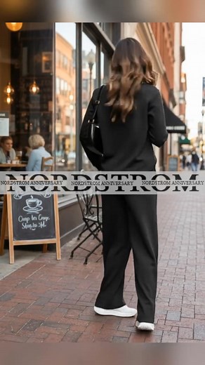 Crew Neck Lounge Set for Women - Soft, Stylish & Effortlessly Comfortable Stay chic and comfortable all day long with our Crew Neck Lounge Set - the perfect blend of style, softness, and versatility. -Dress according to the latest fashion trends -Unique and unique -Super comfortable -Multifunctional design Experience the perfect blend of comfort and style with our comfortable fit two-piece set. The set consists of a crew neck top and matching trousers, both made from soft, breathable material to