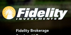 Why Fidelity Is Dumping American Express and Bank of America