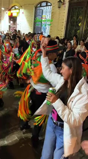 Tu mirada tan risueña me esta robando el corazón 😍 #comparsalamarinaconaromaanaranja #AROMADENARANJA #carnaval2026 @Legado @Aromadenaranja🍊🍊 @Joselito Kuyay @🔱Joel Vega Palomino @Gaitancito (Juan José Gaitán)