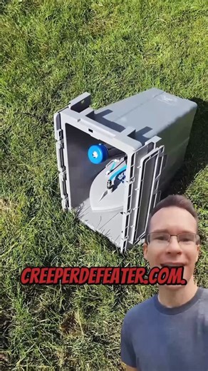 Join the Backyard Revolution 👉 at CREEPERDEFEATER.COM (link in bio) 🌿 Natural power, modern tech: The SKEETER WEEPER® is a patent-pending misting system built to finally give you freedom outdoors without toxic chemicals. 🧪 Your kit includes a FREE starter bottle of our exclusive 8-ingredient blend: 🍋 Lemon Balm | 🌲 Cedarwood | 🌰 Soy | 🌿 Thyme | 🌸 Geraniol | ✨ Frankincense | 🧼 Mild Soap | 💧 Vitamin E 🚫 Defends your space from: Mosquitoes, ticks, fleas, gnats, flies, noseeums, mites, ap