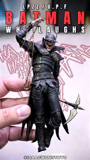 [LPZZ / U.P.F] 1/12 Death Metal - The Batman who Laughs 2026年的第一個開箱，想與大家分享的是「良品製造 (LPZZ/ U.P.F)」的 Death Metal 系列最新作 - 狂笑蝙蝠俠 (Batman Who Laughs)！ ------------------------------------- 簡單說幾句，作為 Death Metal 系列的首款商品，想不到高度與他們的「Batman Arkham Knight」系列不一樣，更加貼近日廠 6吋人偶身高，這點作為收集較多日廠人偶的我是感到高興的。 其實是兩顆頭雕都做得出狂笑Bat 的瘋狂感覺，本身比較擔心的護肩有獨立可動關節，加上主體可動範度比想像中更加理想，手肘及膝蓋摺合度高，把玩起來很得心應手呢。 配件方面主要是其武器，另外有一個小巧的石像地台個人覺得很好用，小小的拿到意境又不佔位置，還附有一個有磁吸效果的場景地台，貼心。 ------------------------------------- 總括來說，依然保持得到之前 Batman 及喪鐘的高質素，LPZZ 