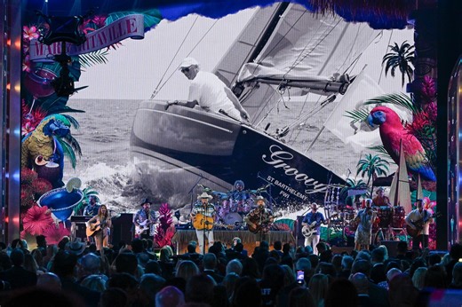 Legendary country music singer announces final show featuring all-star lineup of guests