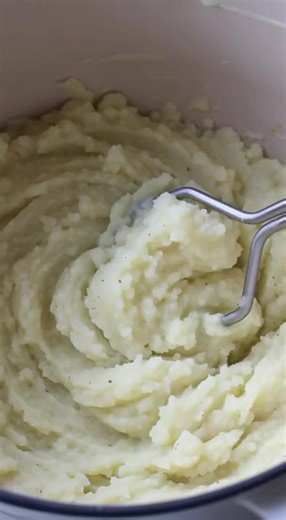 6.6K views · 20 reactions | Learn how to make perfectly creamy mashed potatoes with this easy recipe! Yukon Golds, butter, & warm milk are the key. | MealDelights | Facebook