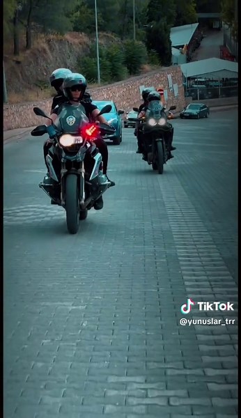 #CapCut Bi akım çıkmıştı zamanında Taslaklarda kalmasın 😃 #yunuspolis #polis #asayiş #pomem #pmyo