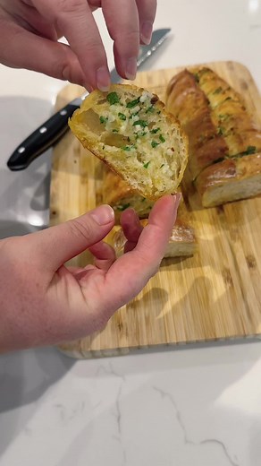 Delicious Air Fryer Garlic Bread Recipe
