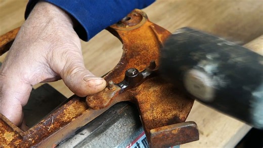Rusty bread cutter restoration