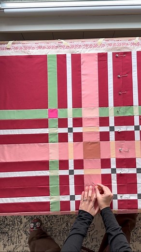 Lo & Behold Stitchery on Instagram: "Had some time to work on this quilt yesterday. ✨ Excited to get this quilted! 🥰🧵 . #upscaleplaidquilt (kits +pattern in the shop) #loandbeholdpatterns"